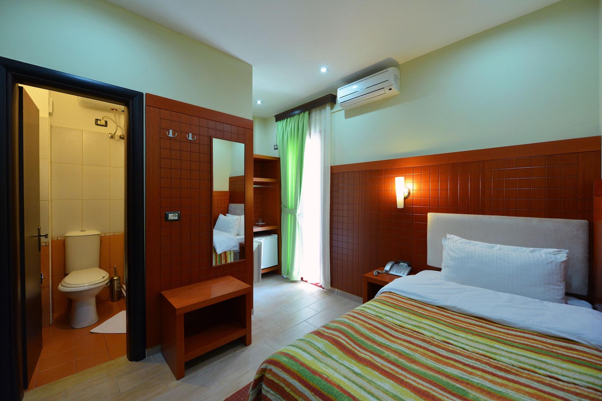 City 5 Hotel Tirana Exterior photo