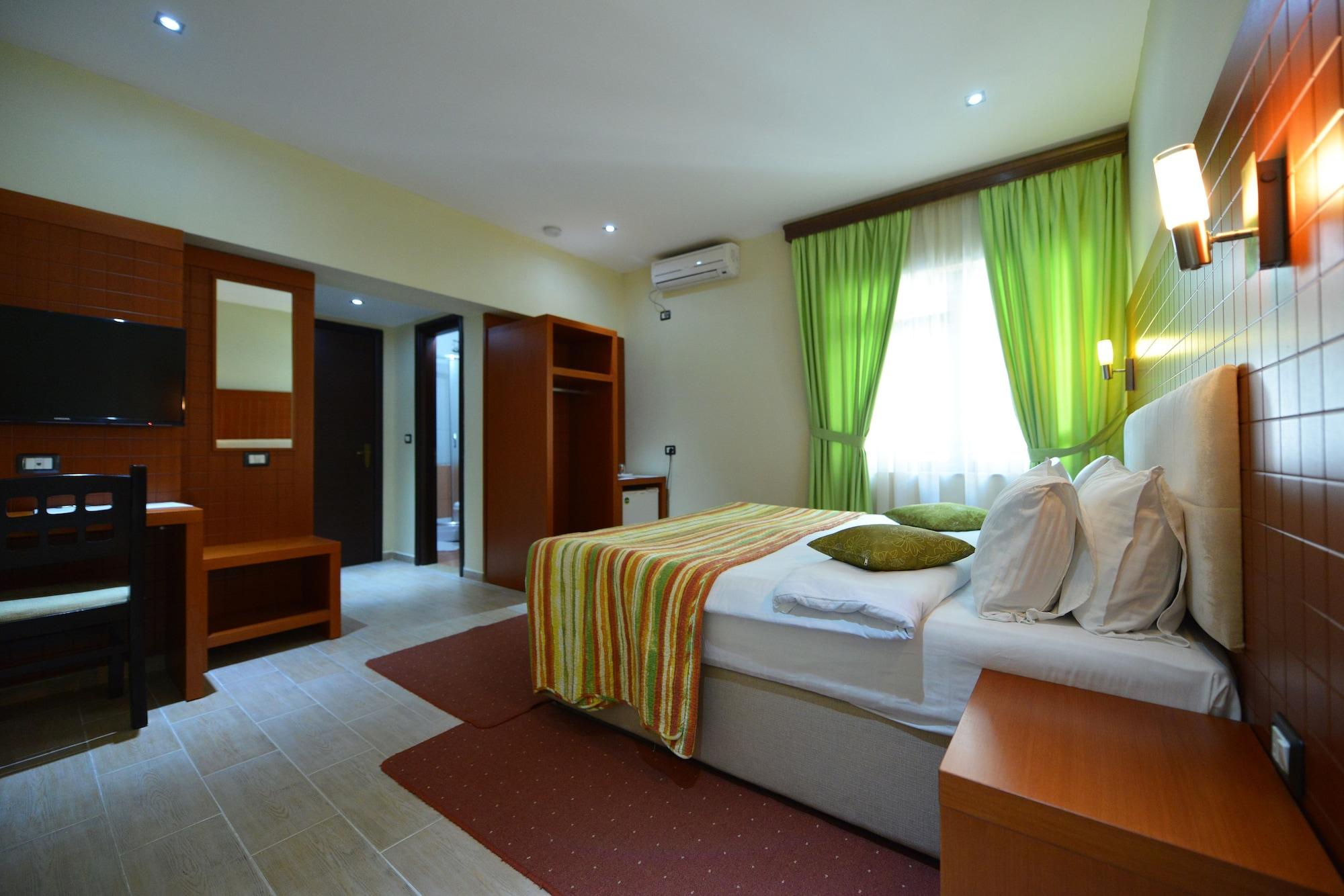 City 5 Hotel Tirana Exterior photo