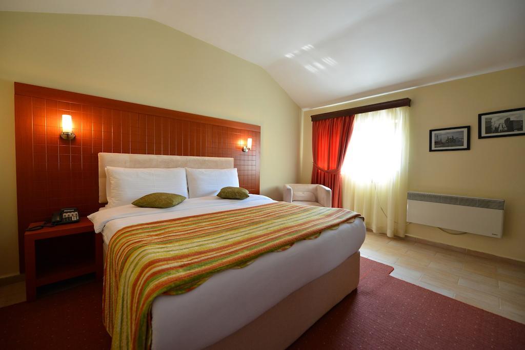 City 5 Hotel Tirana Exterior photo