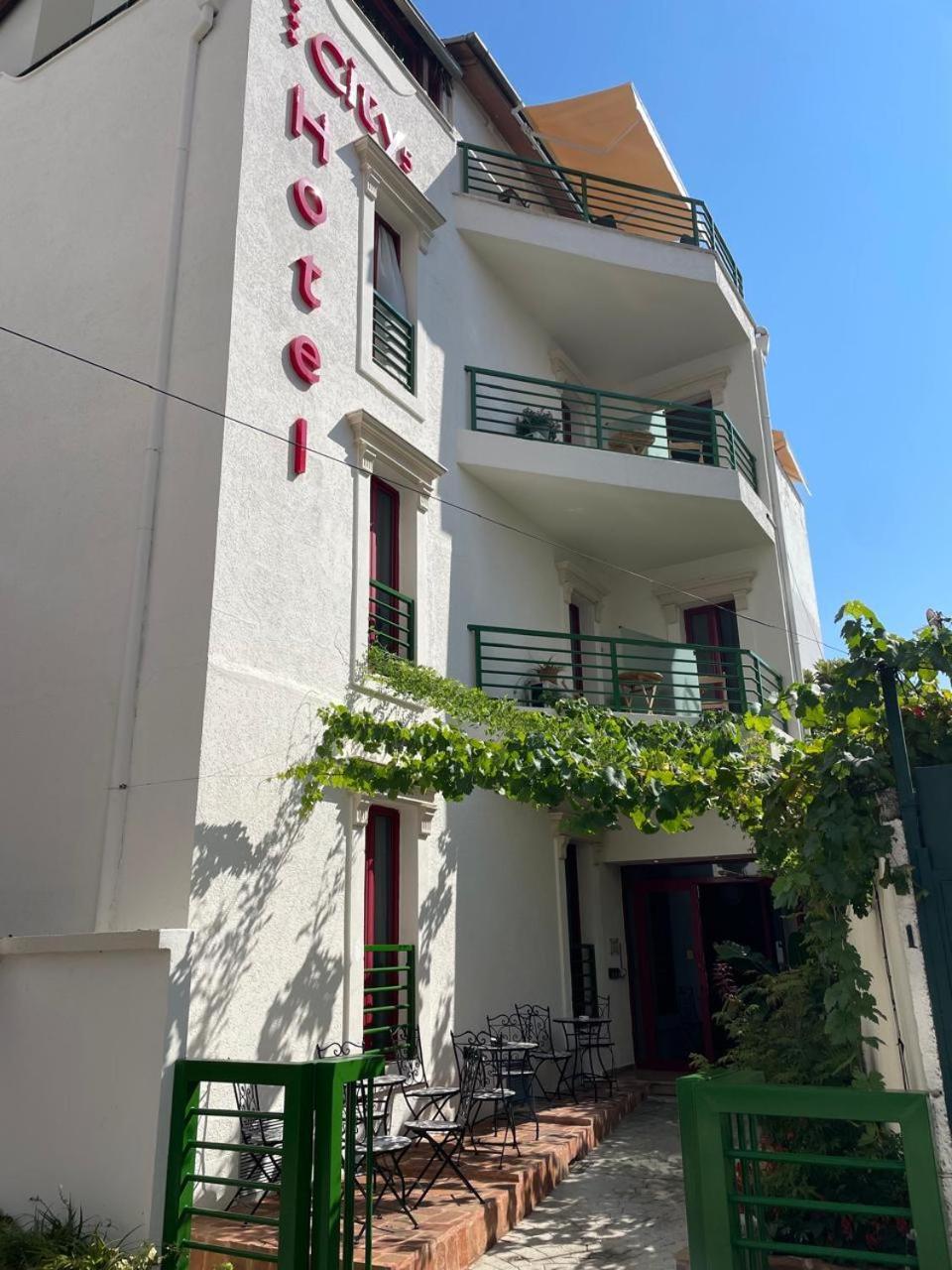 City 5 Hotel Tirana Exterior photo