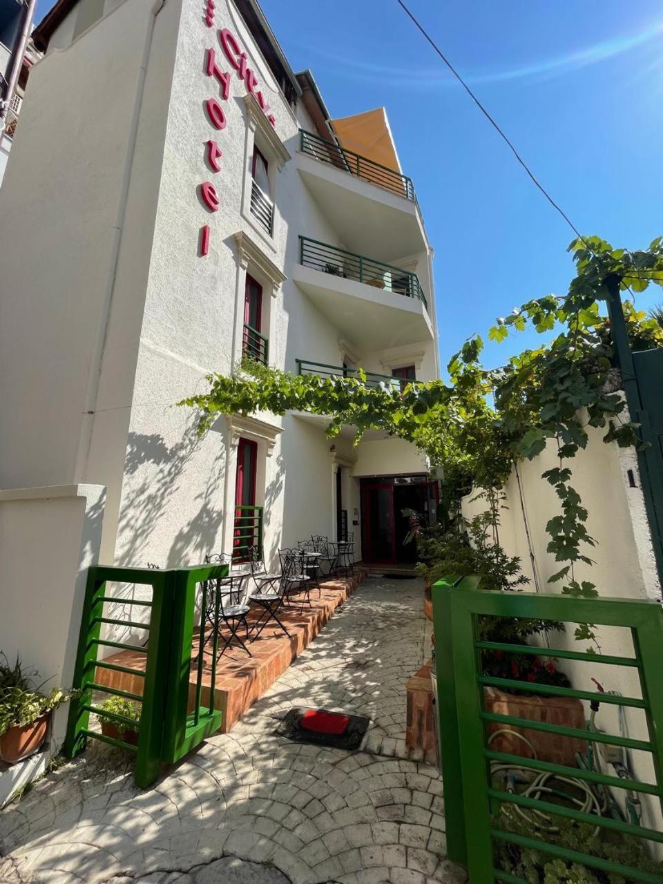City 5 Hotel Tirana Exterior photo