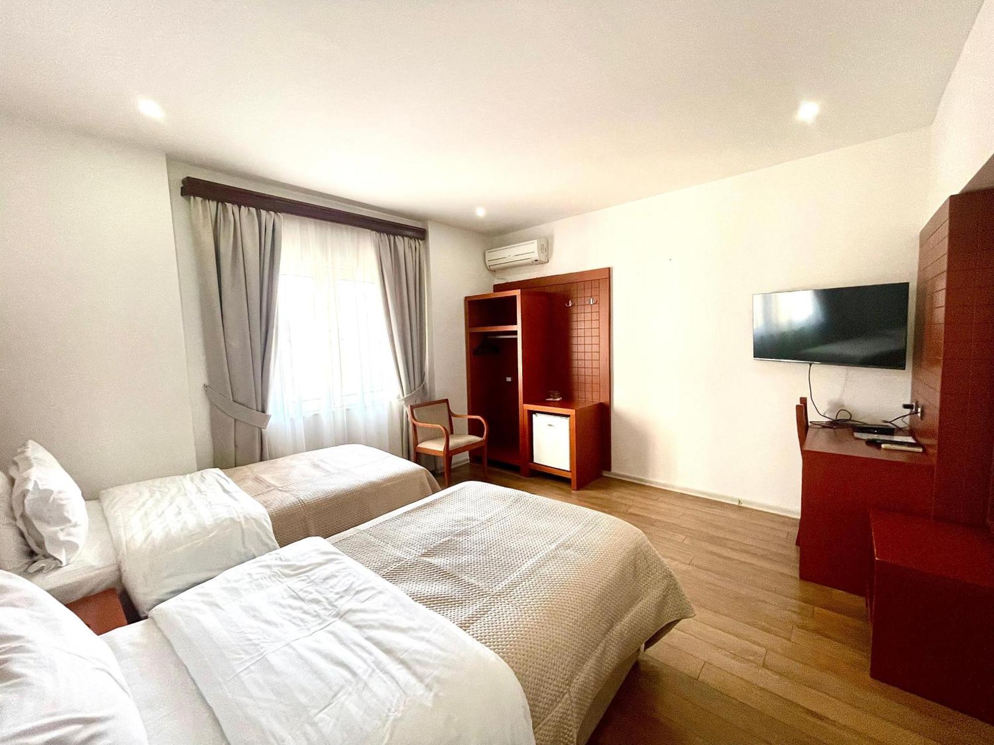 City 5 Hotel Tirana Exterior photo