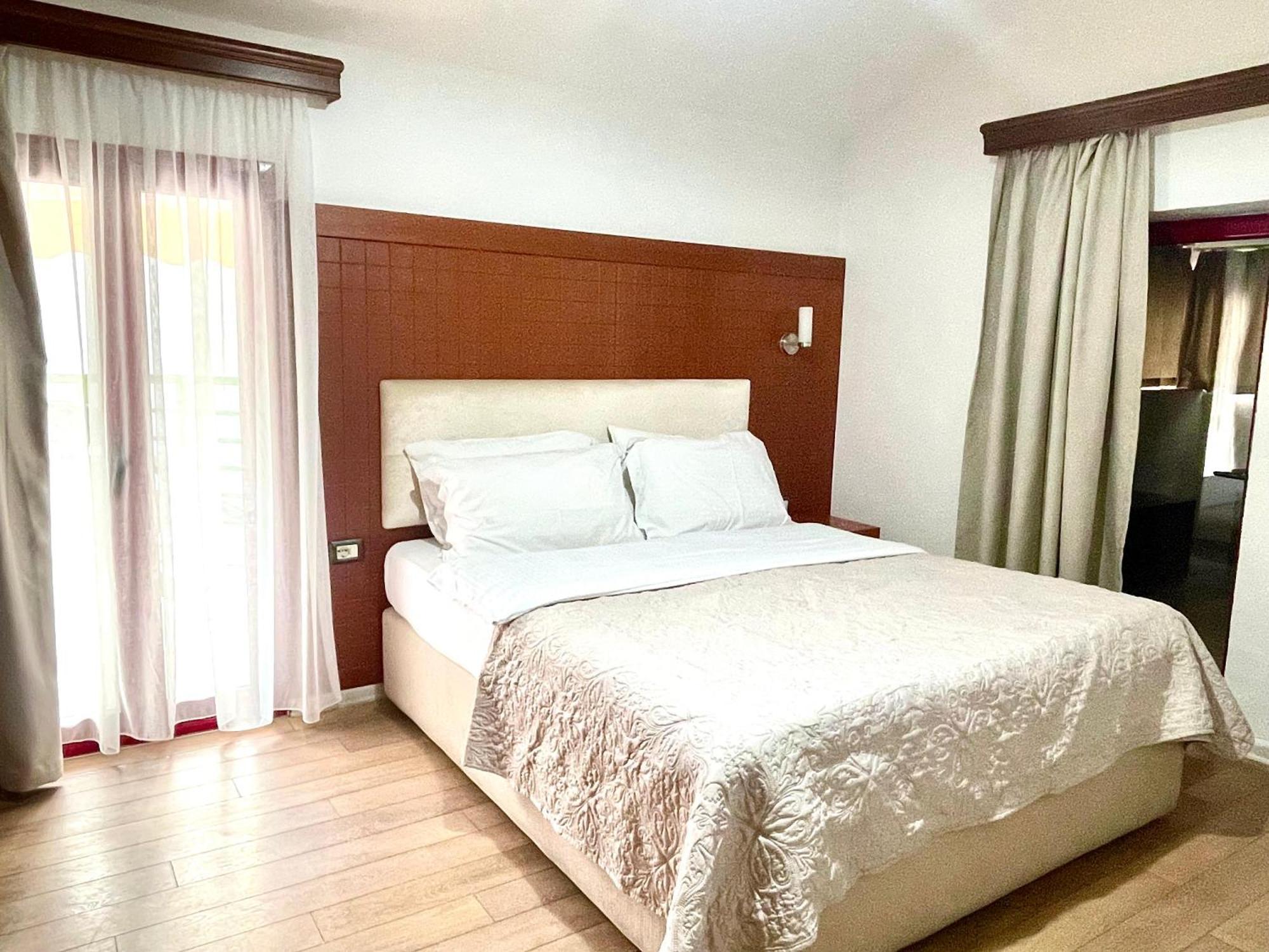 City 5 Hotel Tirana Exterior photo